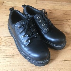 Sketcher black leather upper Tom cat shoes